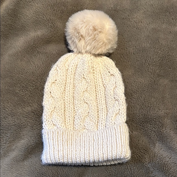 Abercrombie & Fitch Accessories - Abercrombie & Fitch A&F Pom Beanie Cream Cable Knit